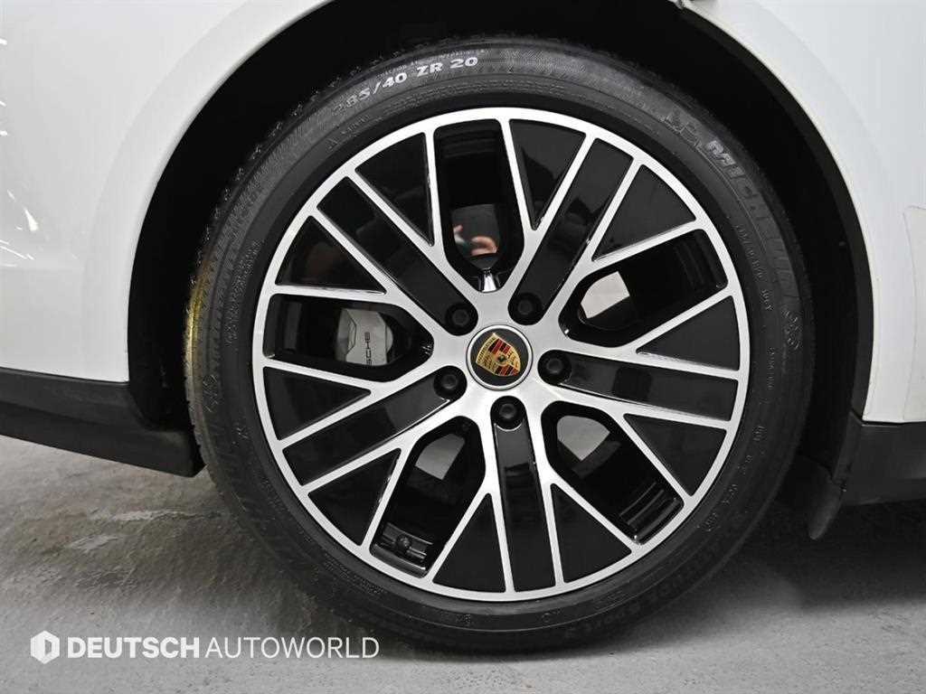 Porsche Taycan - Vista 5