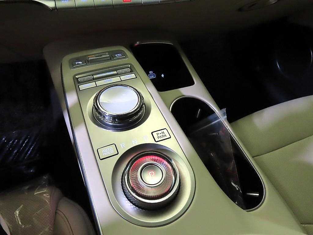 Genesis GV70 - Vista 12