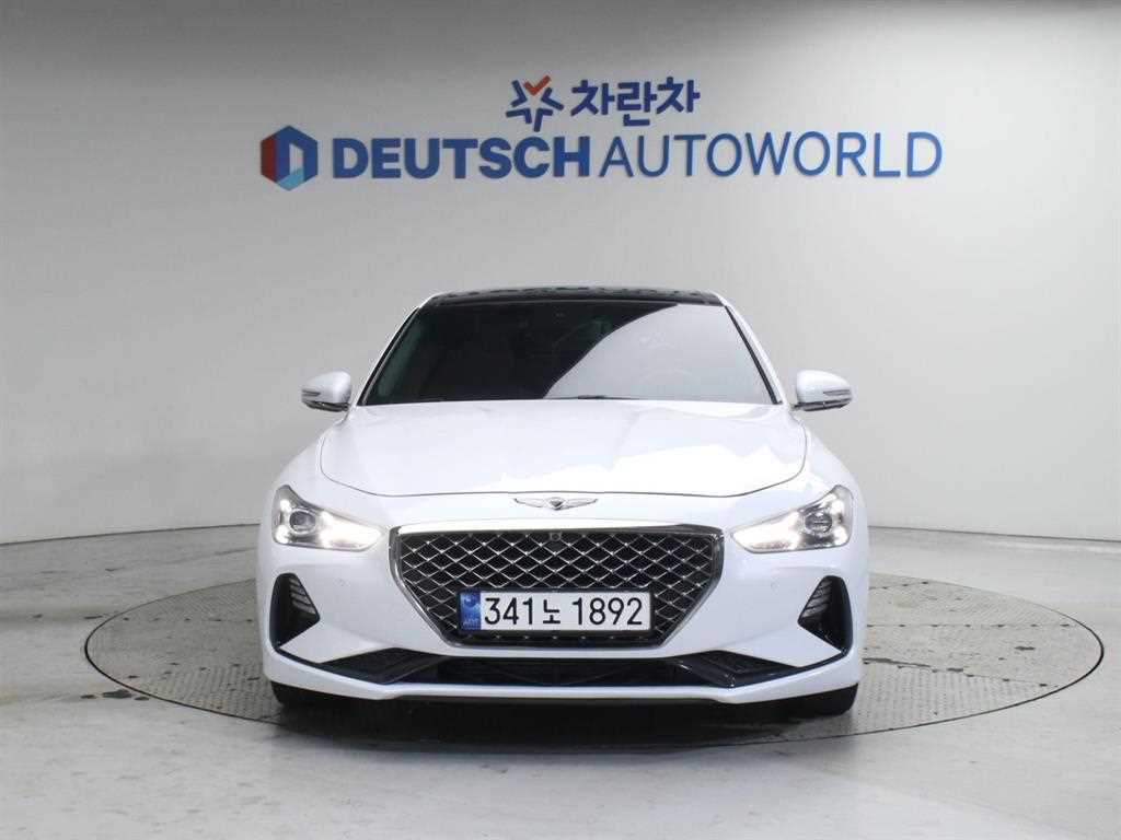 Genesis G70 - Vista 3