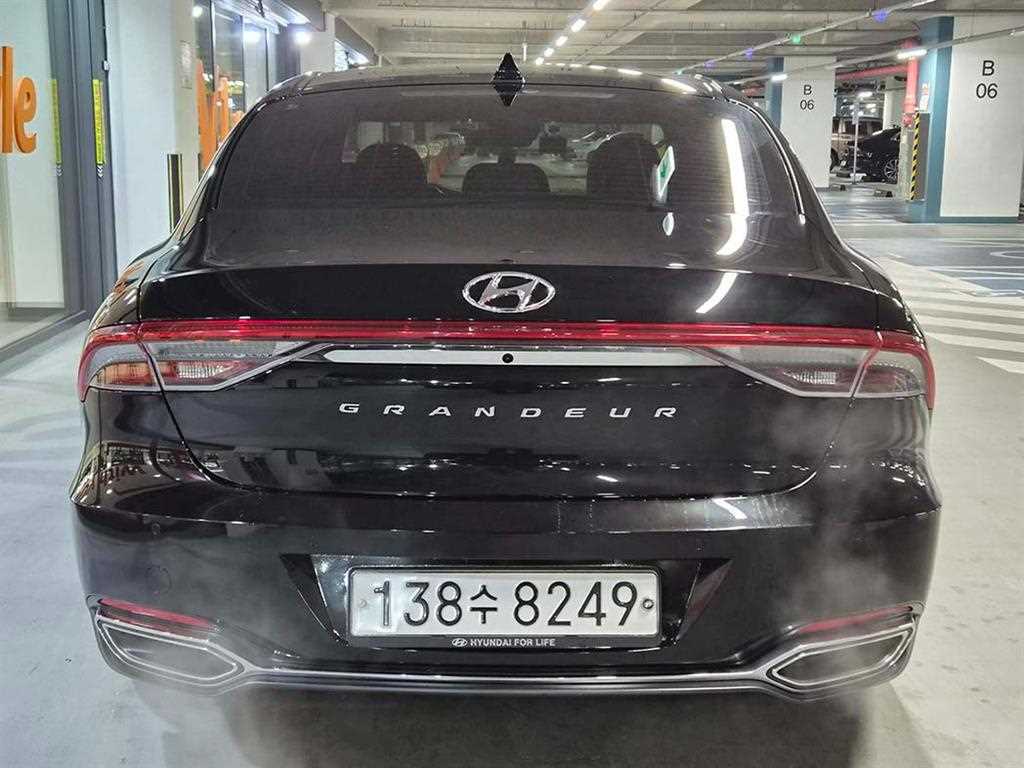HYUNDAI Grandeur - Vista 5