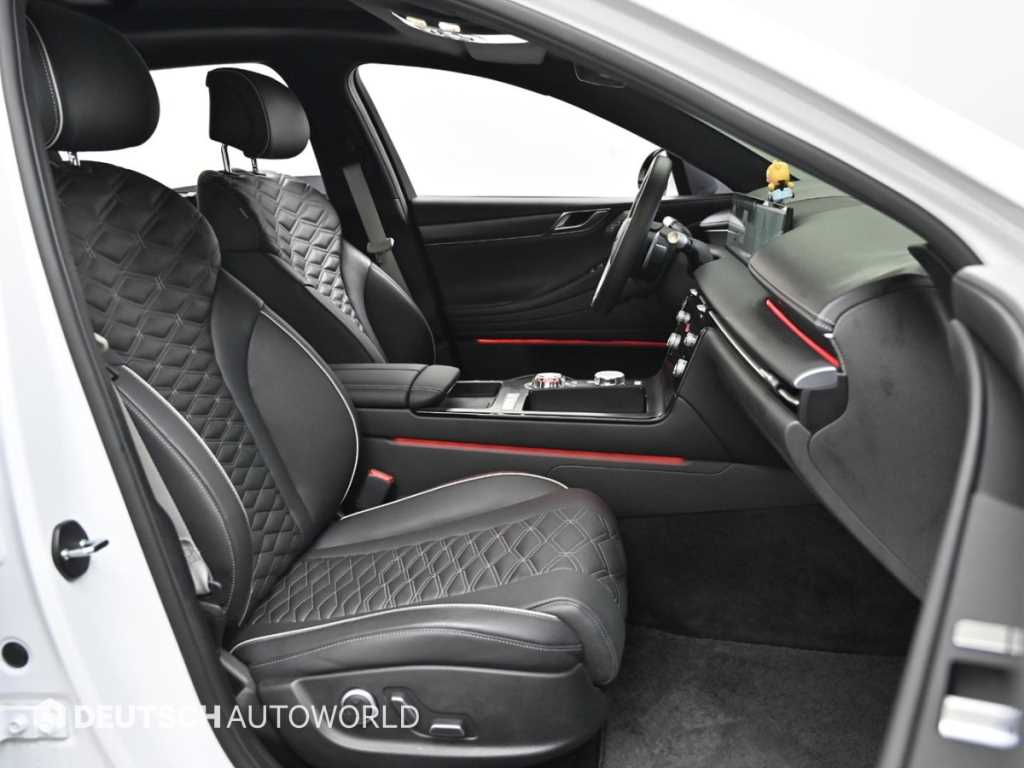 Genesis G80 - Vista 10