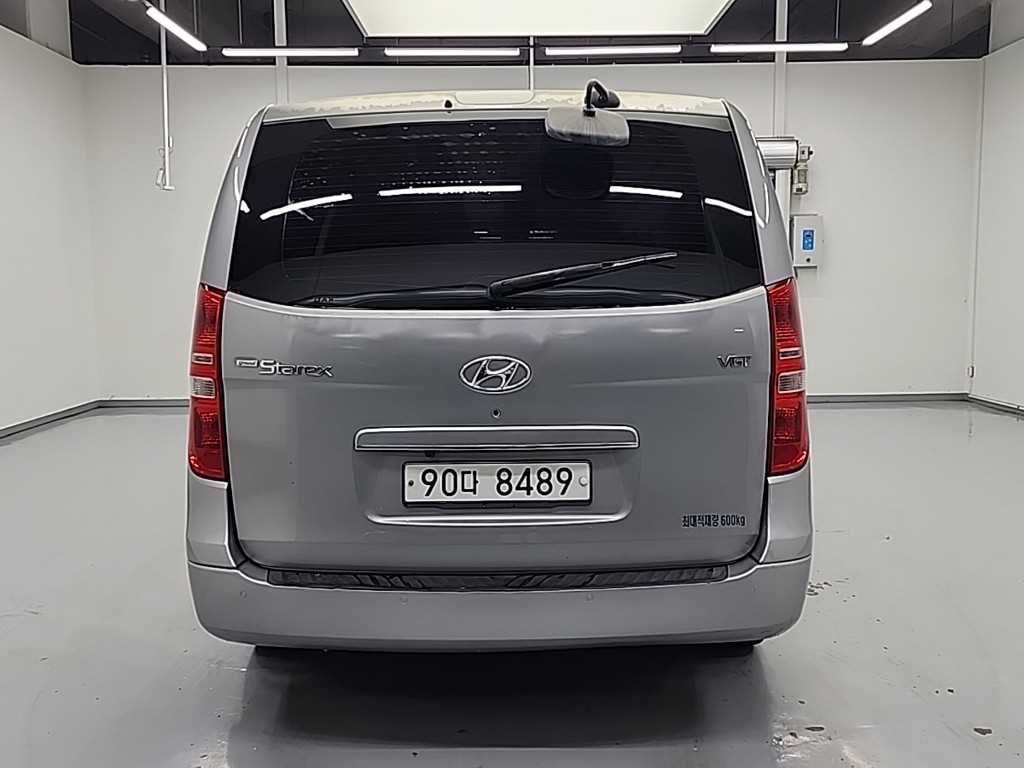 HYUNDAI Starex - Vista 3