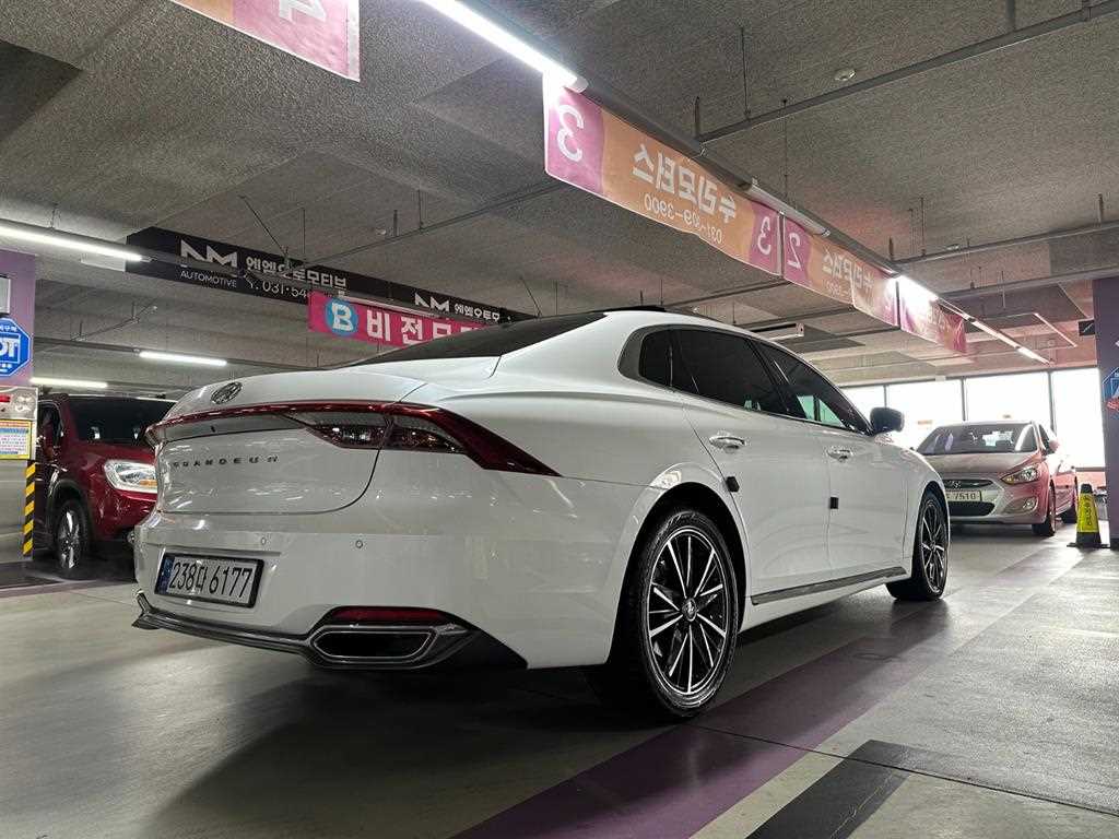 HYUNDAI Grandeur - Vista 4