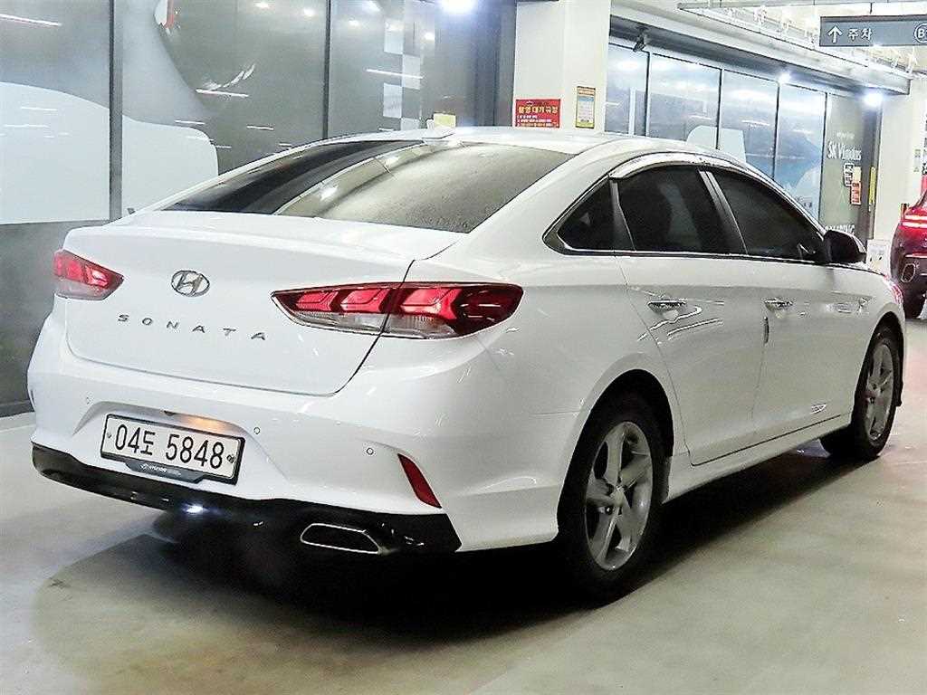 HYUNDAI Sonata - Vista 4