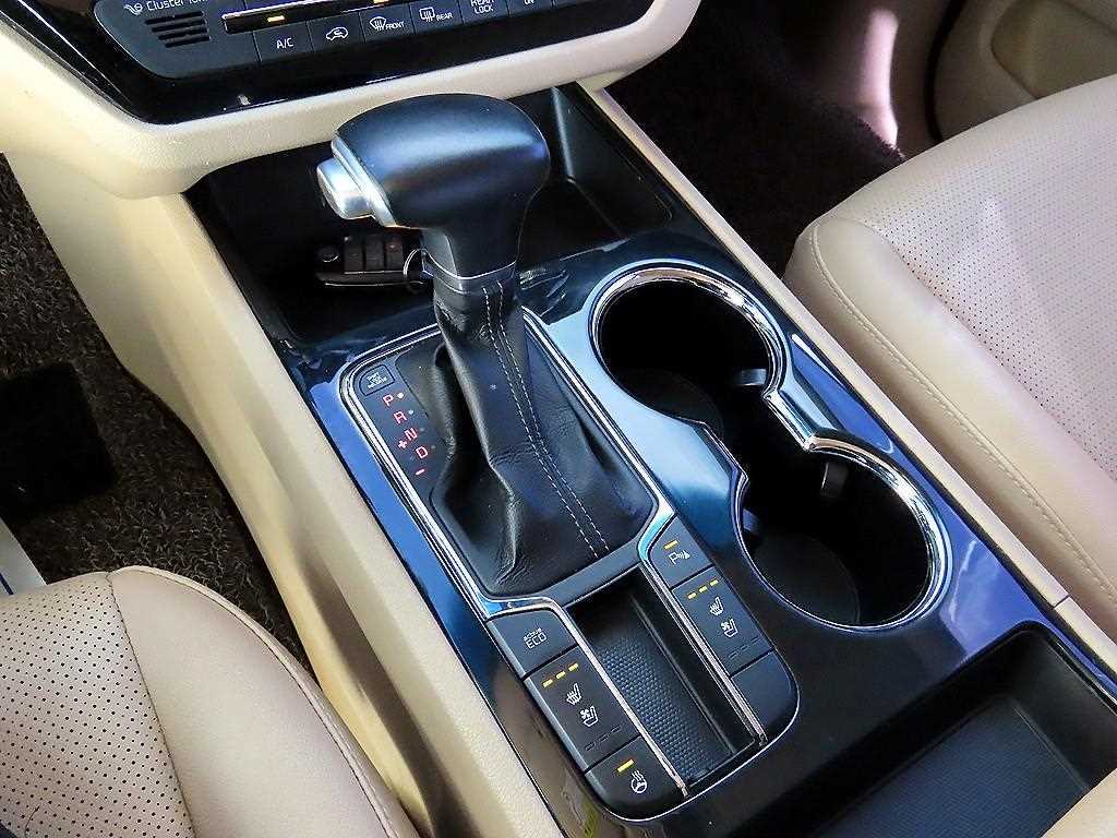 KIA Carnival - Vista 10