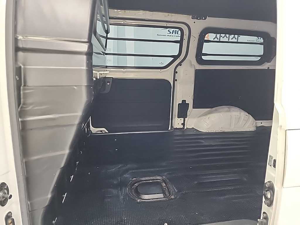 HYUNDAI Starex - Vista 12