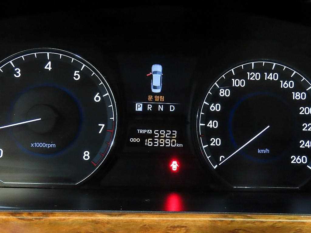 HYUNDAI Equus - Vista 9