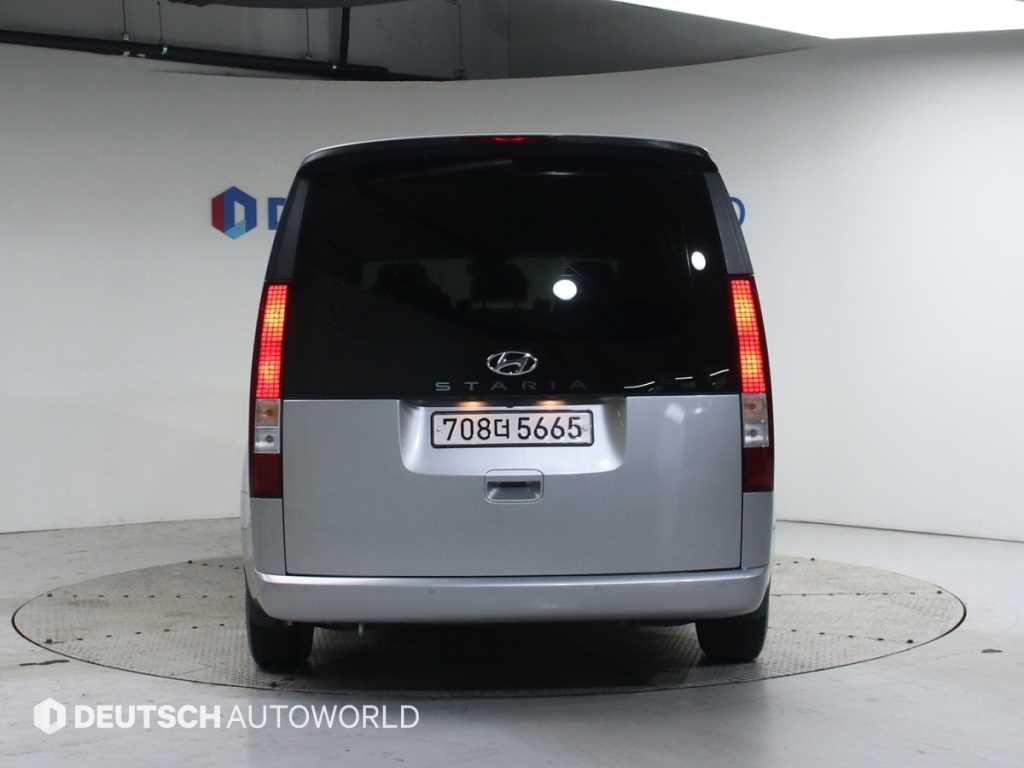 HYUNDAI Staria - Vista 4
