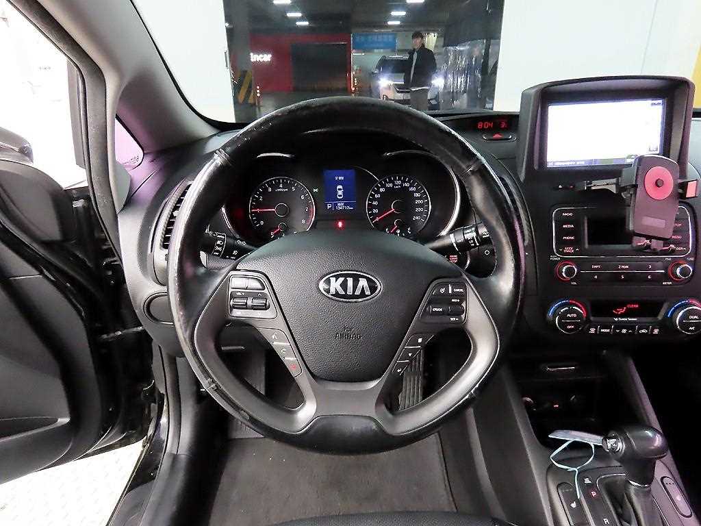KIA K3 - Vista 9