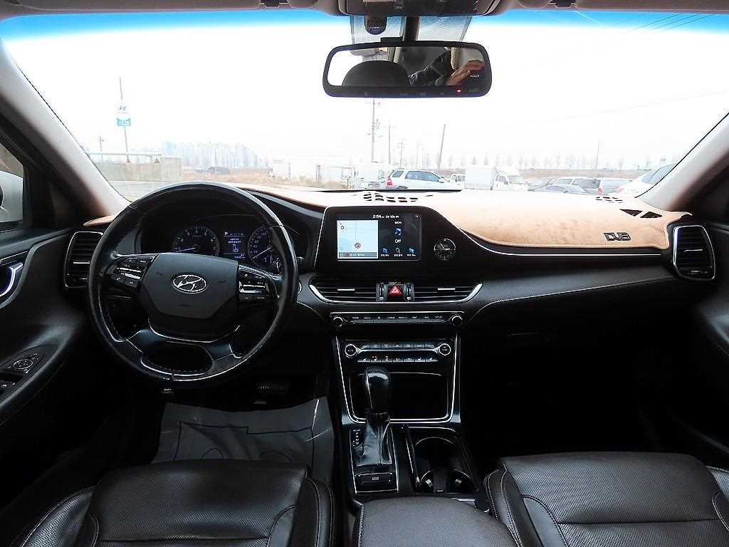 HYUNDAI Grandeur - Vista 9