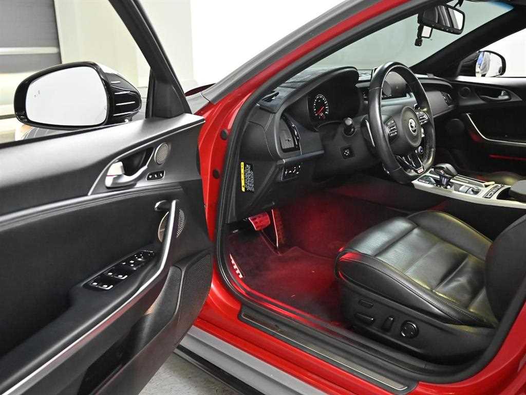 KIA Stinger - Vista 11