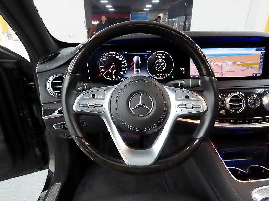 Mercedes Benz S Class - Vista 9