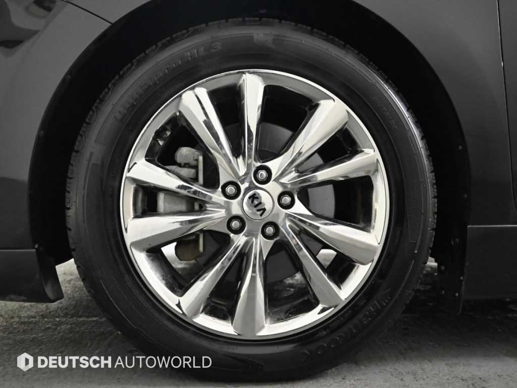 KIA Carnival - Vista 5