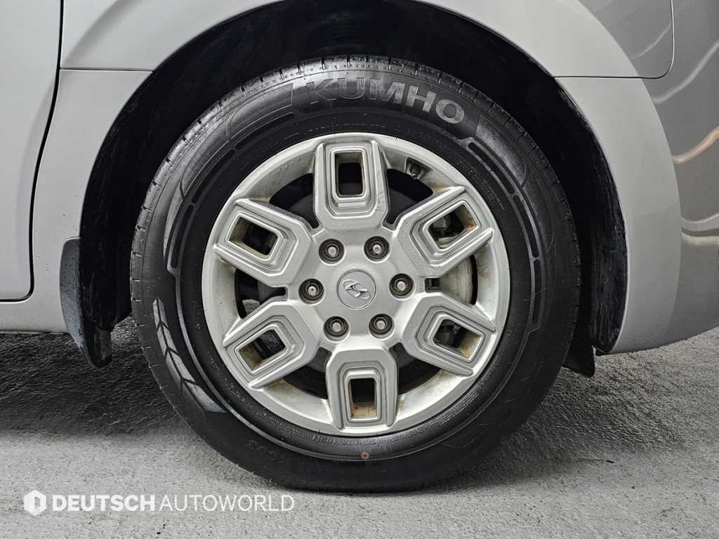 HYUNDAI Staria - Vista 5