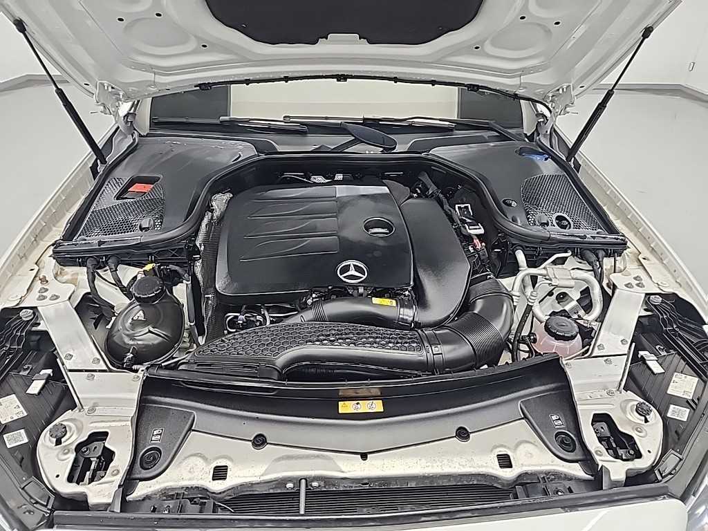 Mercedes Benz E class - Vista 5