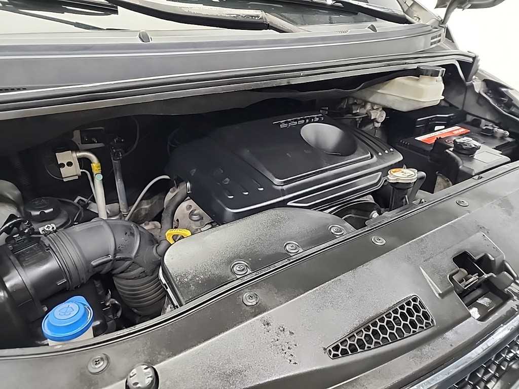 HYUNDAI Starex - Vista 5