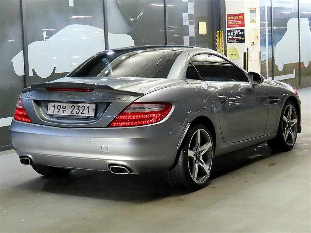 Mercedes Benz SLK Class - Vista 4