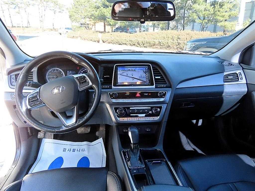 HYUNDAI Sonata - Vista 7