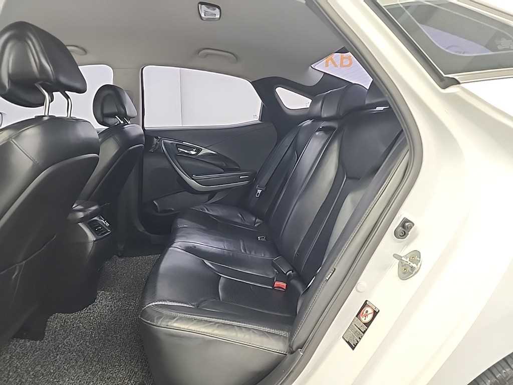 HYUNDAI Grandeur - Vista 12