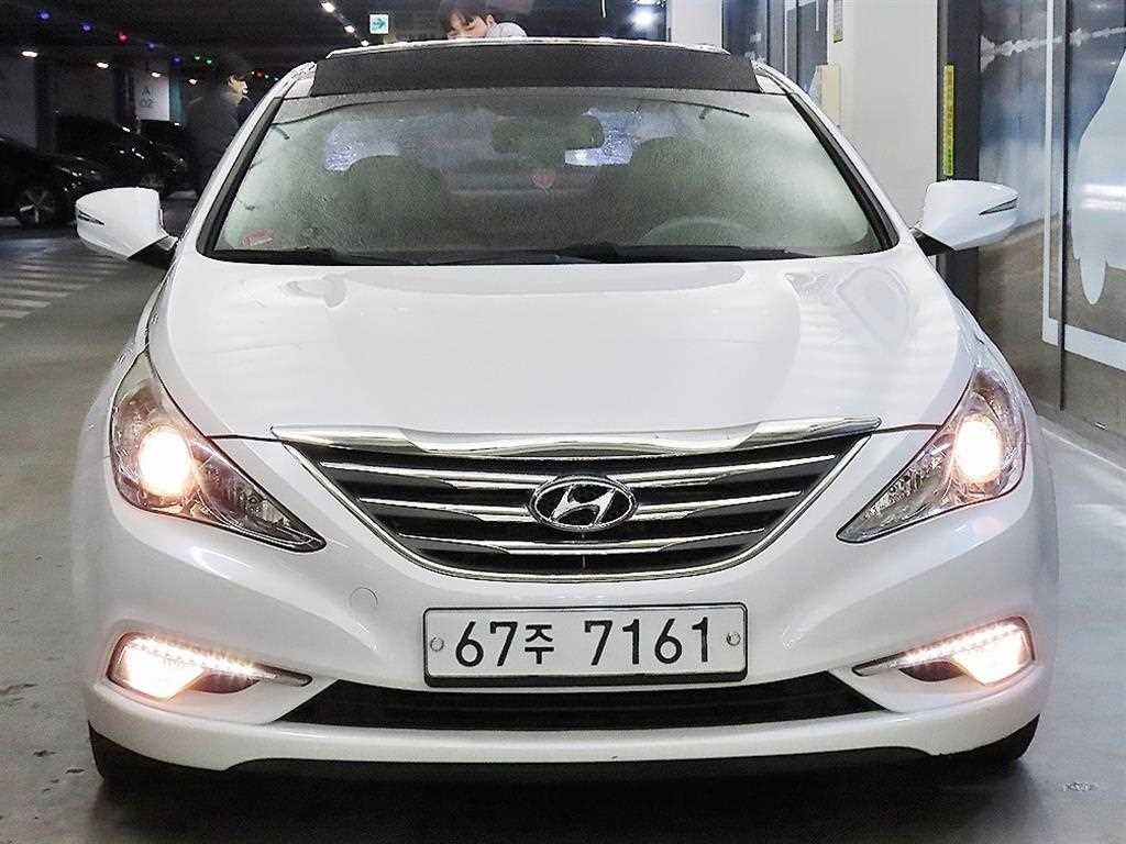 HYUNDAI Sonata - Vista 2