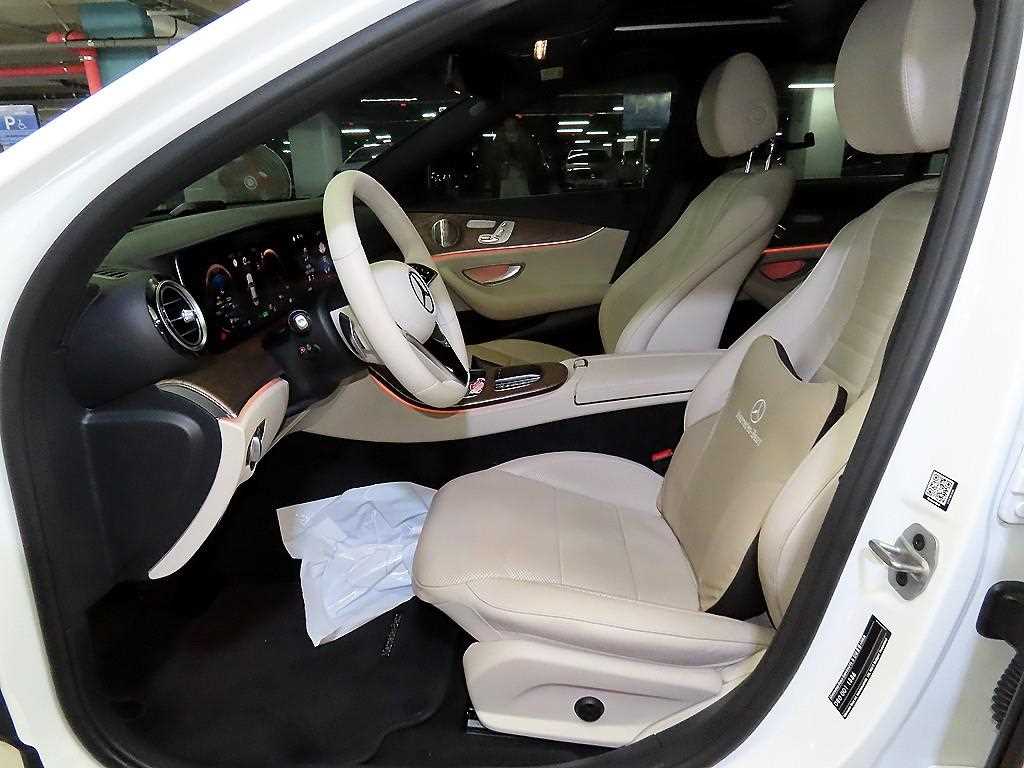 Mercedes Benz E class - Vista 6