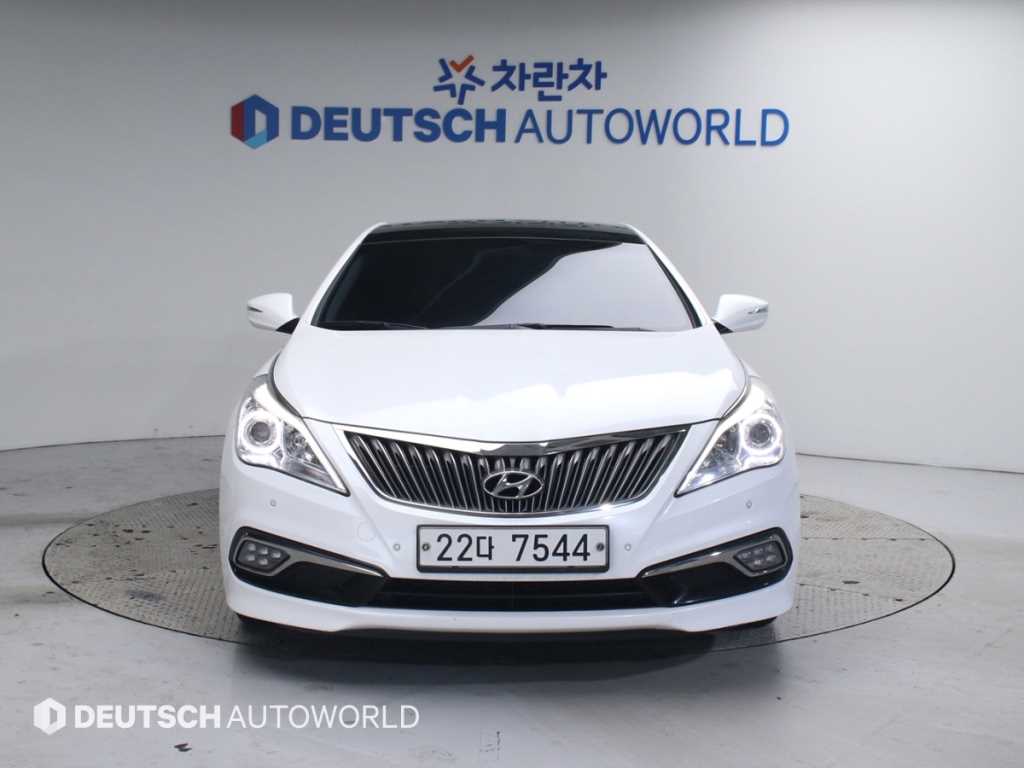 HYUNDAI Grandeur - Vista 3