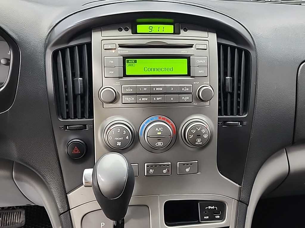 HYUNDAI Starex - Vista 10