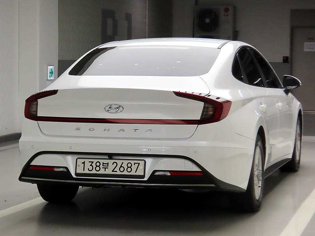 HYUNDAI Sonata - Vista 4