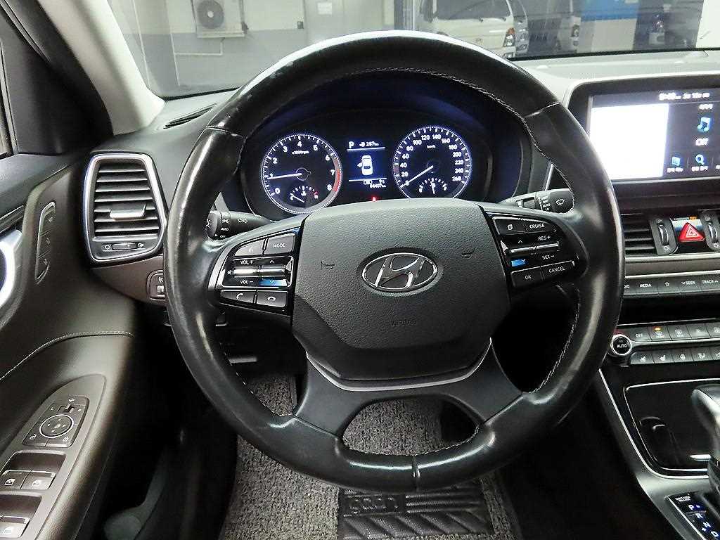 HYUNDAI Grandeur - Vista 7