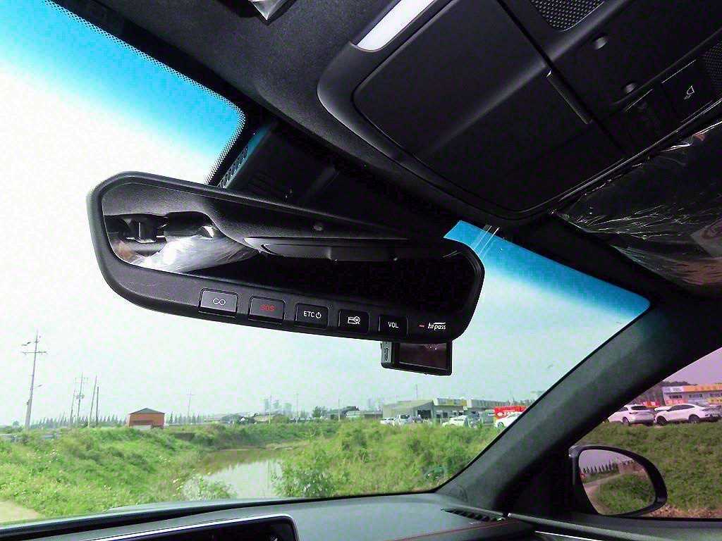 Genesis G70 - Vista 12