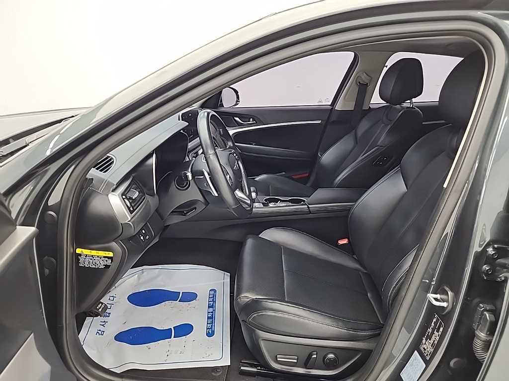 Genesis G70 - Vista 11