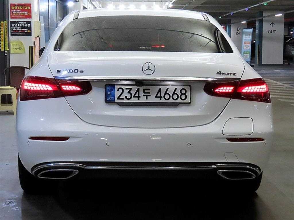 Mercedes Benz E class - Vista 5