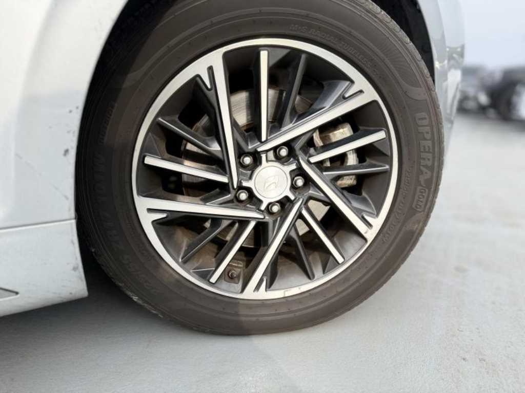 HYUNDAI Grandeur - Vista 3