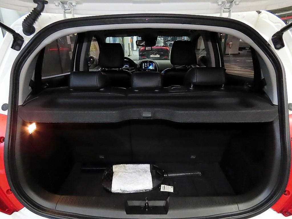 Chevrolet Spark 2018 Blanco - Importación desde Corea - HF Imports Iquique - Foto 17