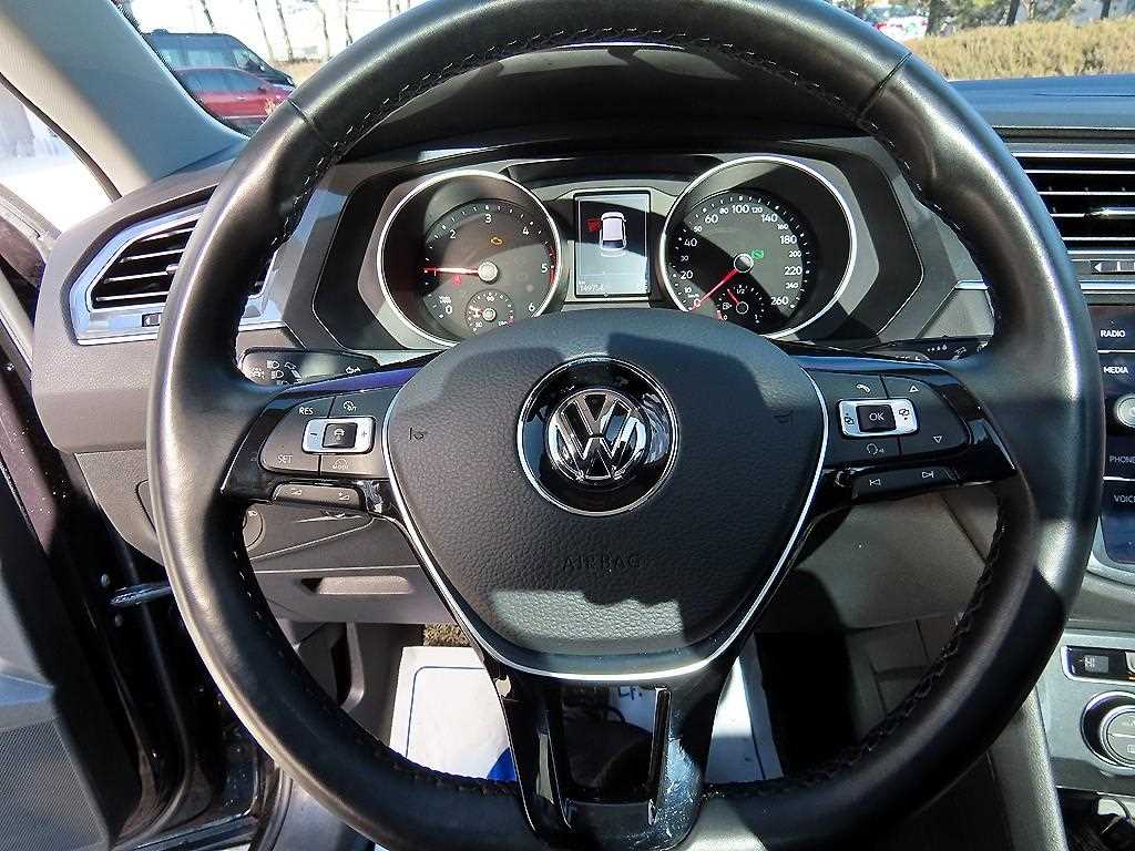 Volkswagen Tiguan - Vista 8