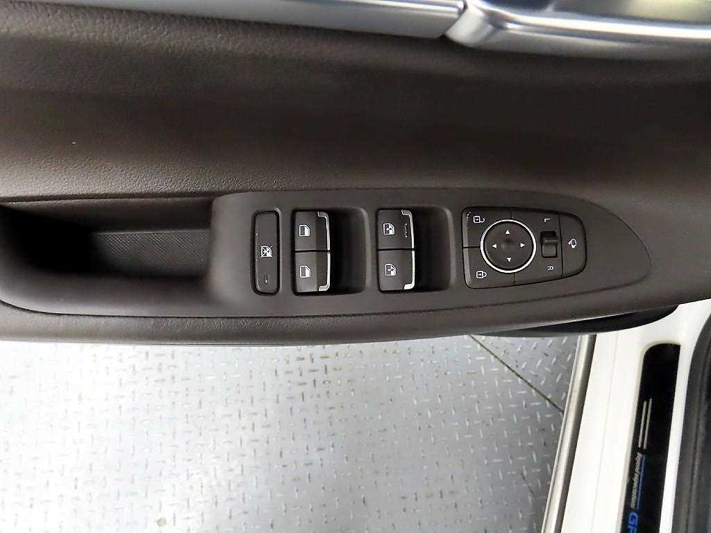 HYUNDAI Grandeur - Vista 11