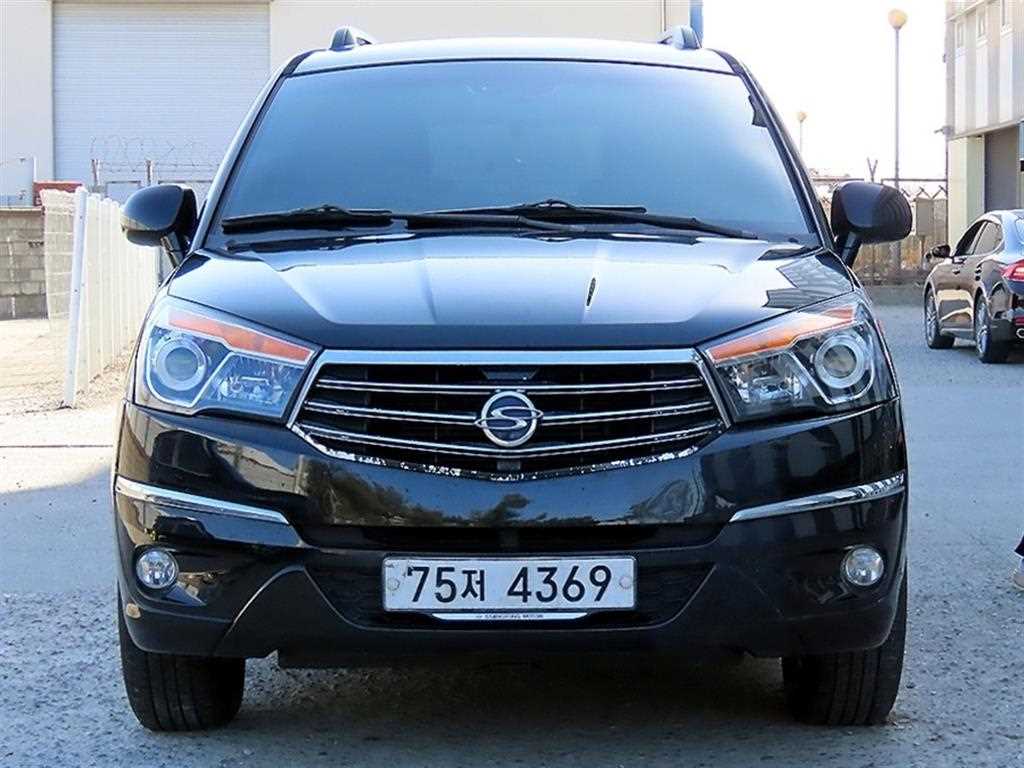 Ssangyong Korando 2014 Negro - Importación desde Corea - HF Imports Iquique - Foto 1