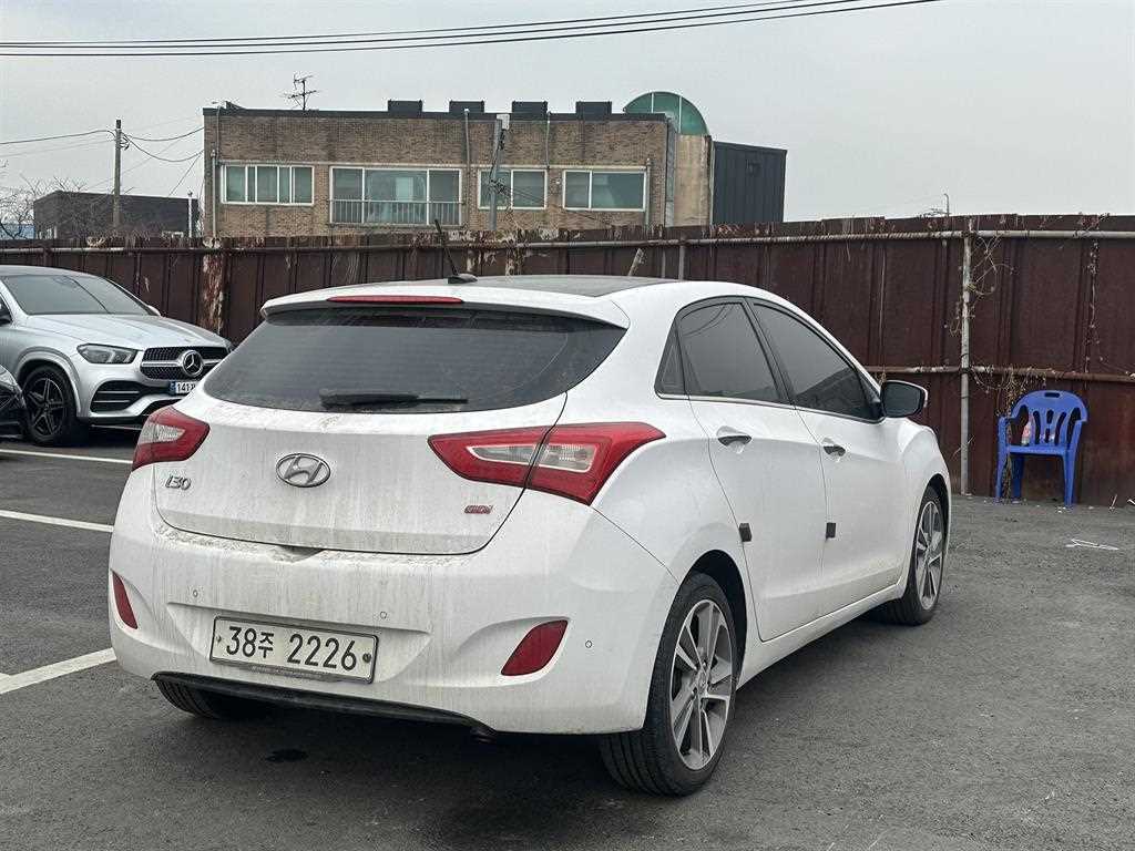 HYUNDAI i30 - Vista 5