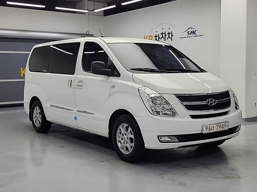HYUNDAI Starex - Vista 4