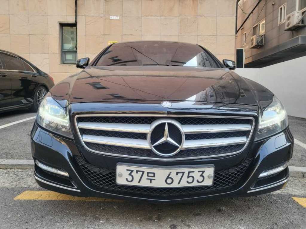 Mercedes Benz CLS Class 2013 Negro - Importación desde Corea - HF Imports Iquique - Foto 1