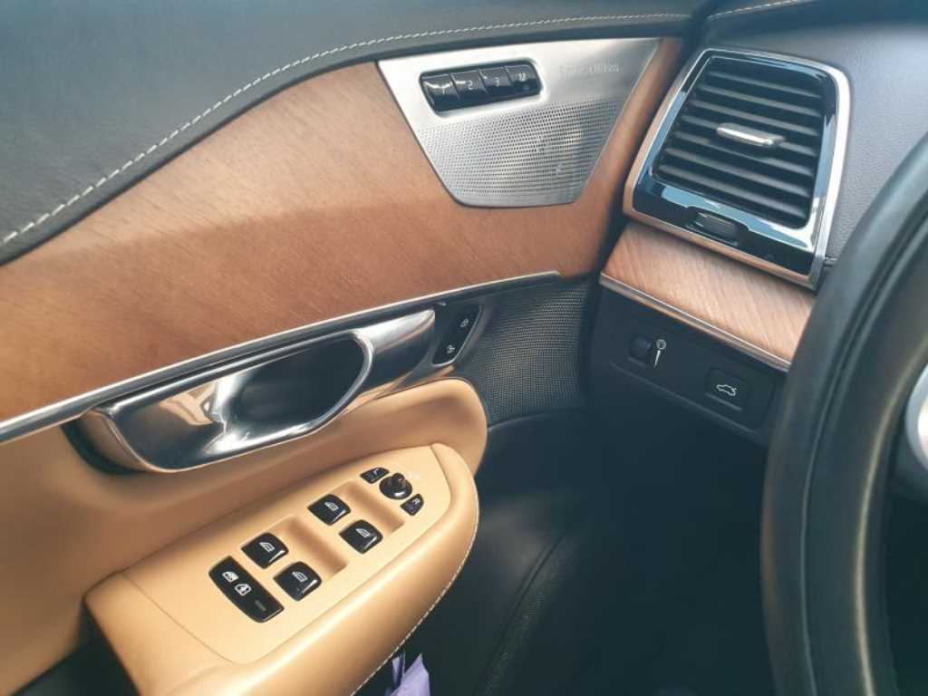 Volvo XC90 - Vista 10
