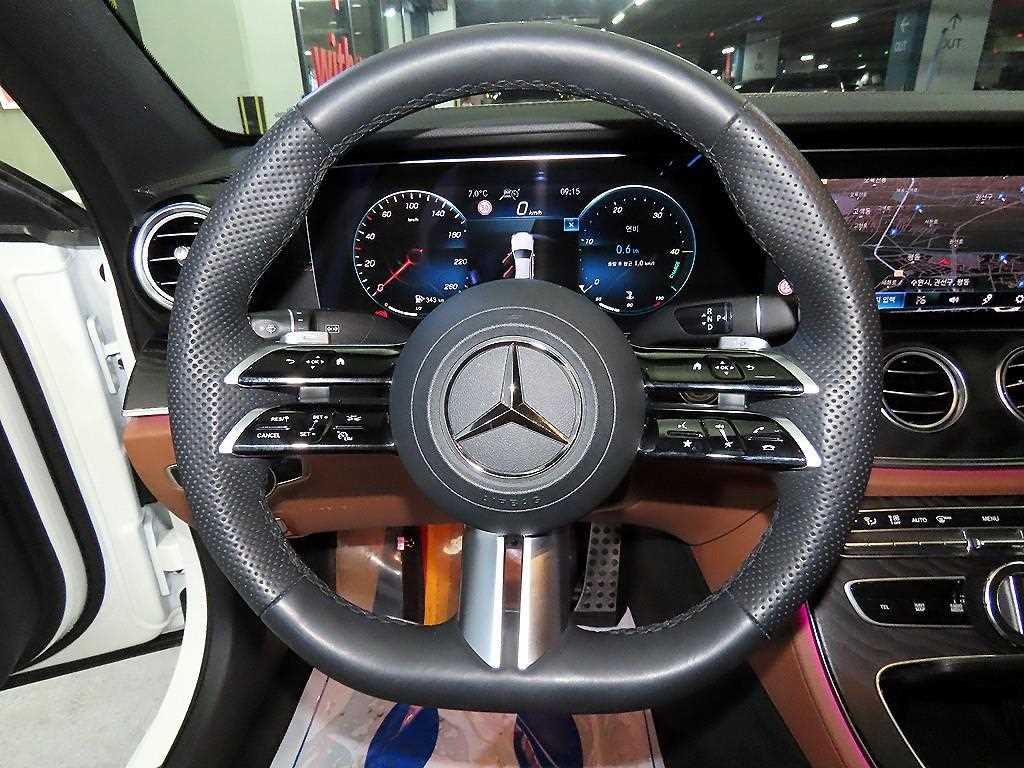 Mercedes Benz E class - Vista 8