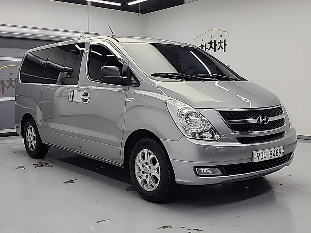 HYUNDAI Starex - Vista 4