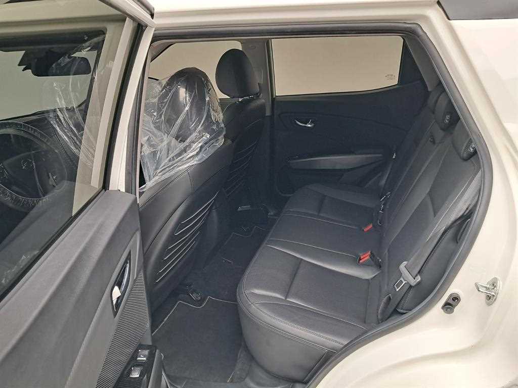 Ssangyong Tivoli - Vista 12