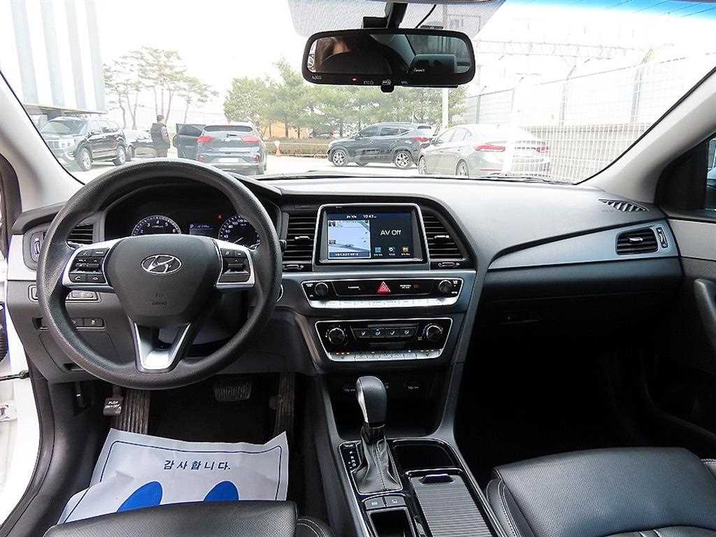 HYUNDAI Sonata - Vista 7