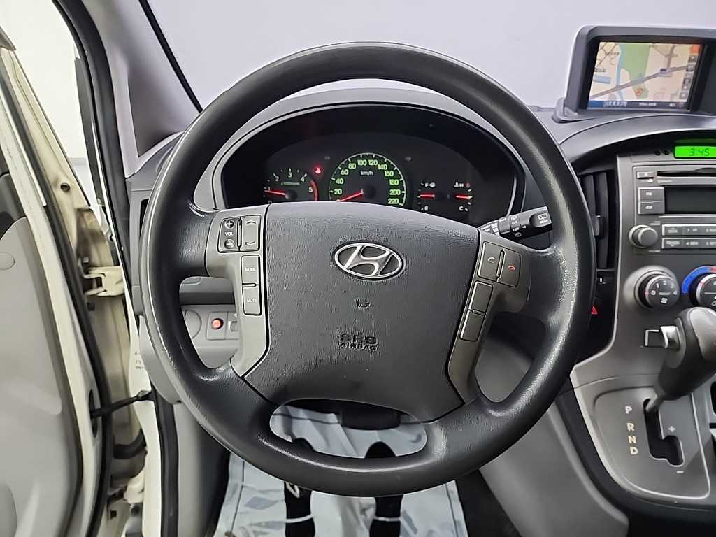 HYUNDAI Starex - Vista 9