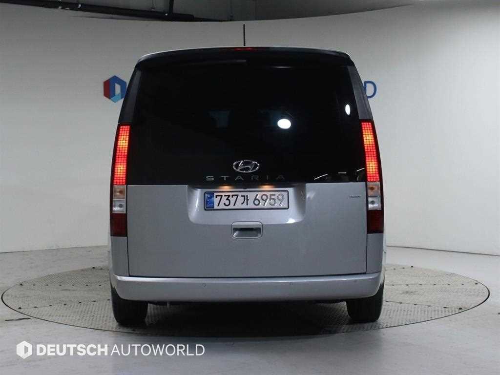 HYUNDAI Staria - Vista 4