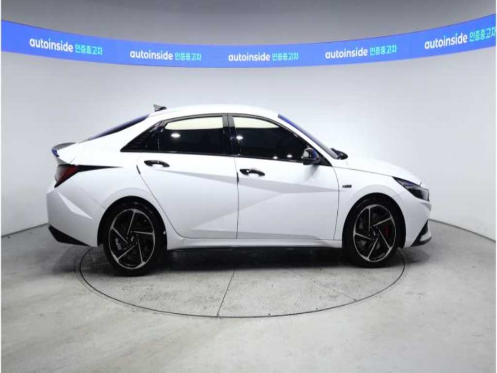 HYUNDAI Avante - Vista 2