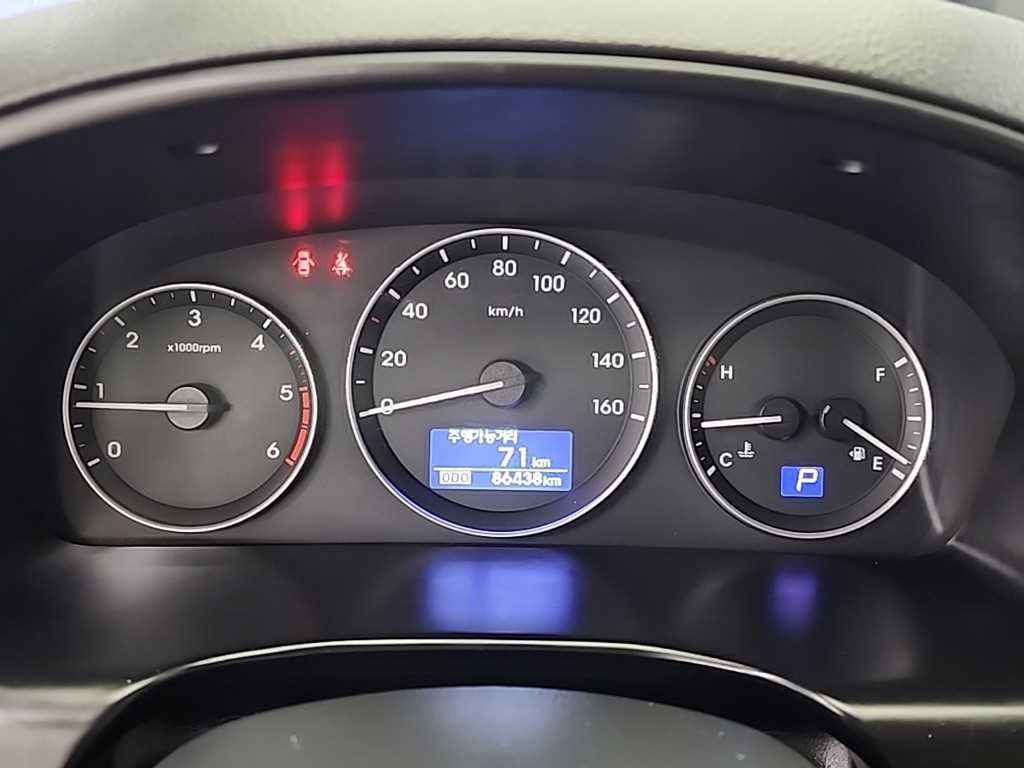 HYUNDAI Starex - Vista 6