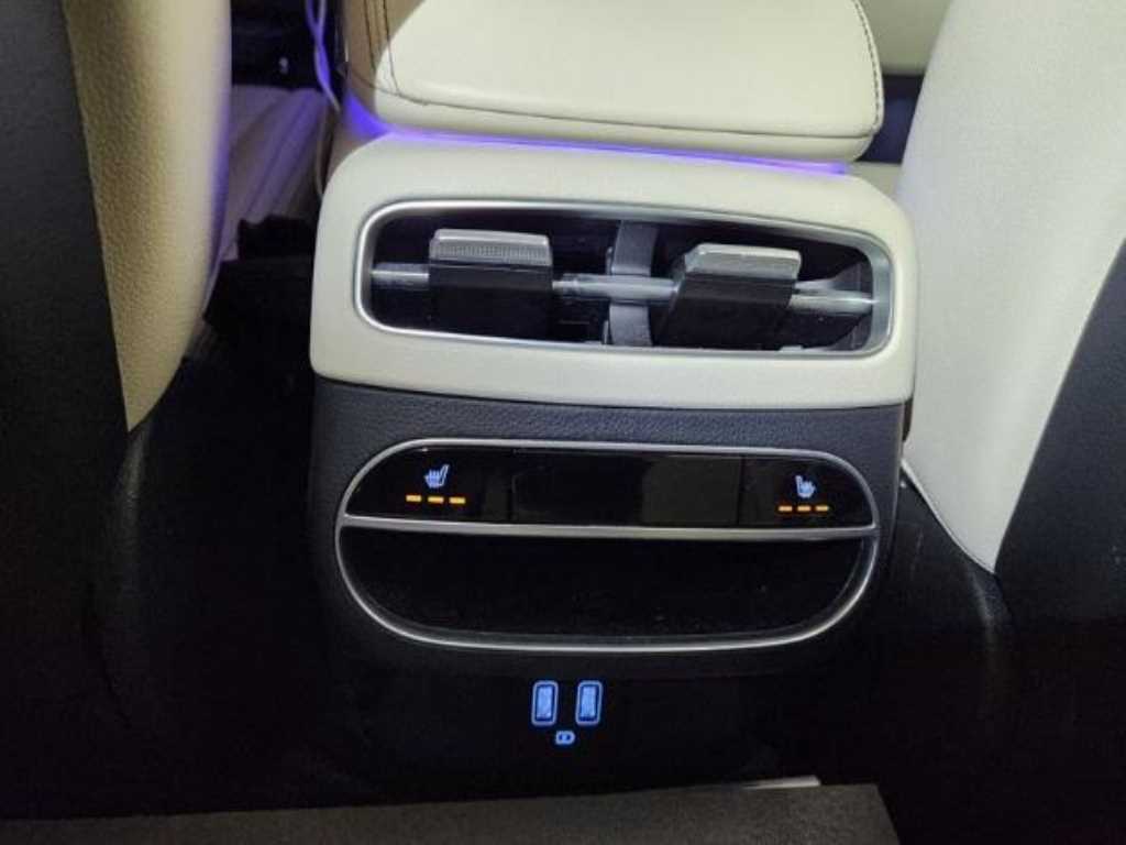 Genesis GV70 - Vista 11